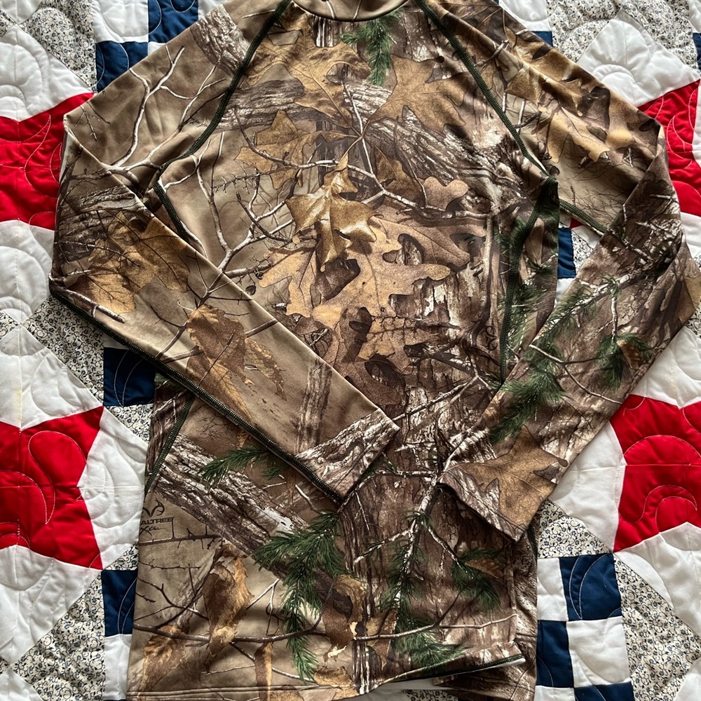 Women’s  Camouflage Long Sleeve Shirt